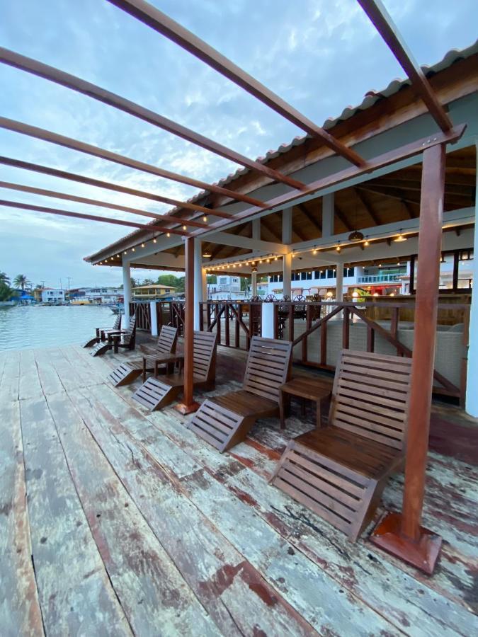 Hotel Candy Rose Колон Екстер'єр фото