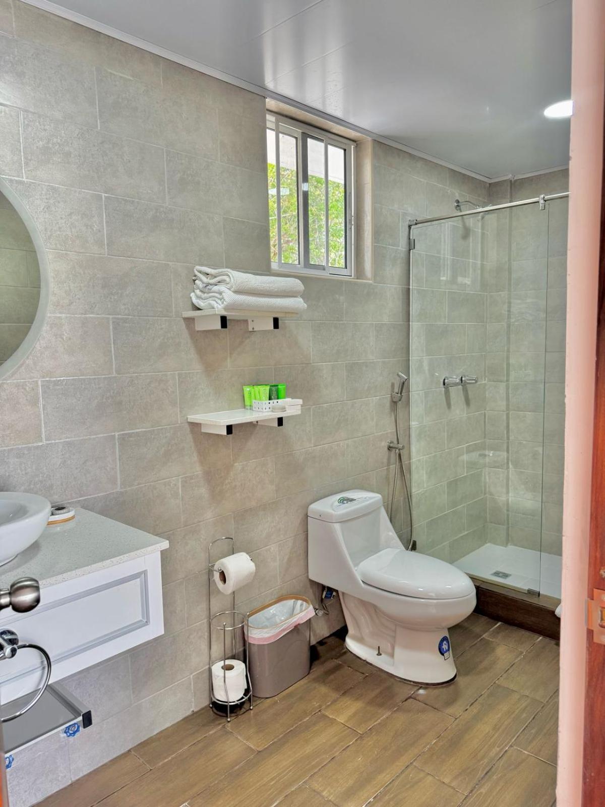 Hotel Candy Rose Колон Екстер'єр фото